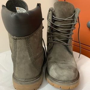 Timberland Women’s 6“ Premium Waterproof Boots